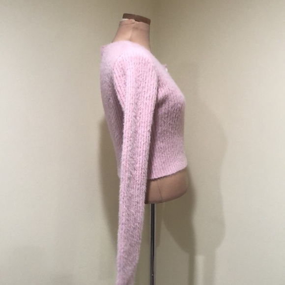 Francesca’s Collection Cropped Sweater Size Small Fuzzy Eyelash Pink Pearl - Picture 5 of 9